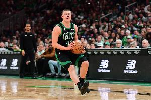 9体育-进攻尖兵！普理查德18中8&amp;三分13中5砍下22分5板 正负值+18！